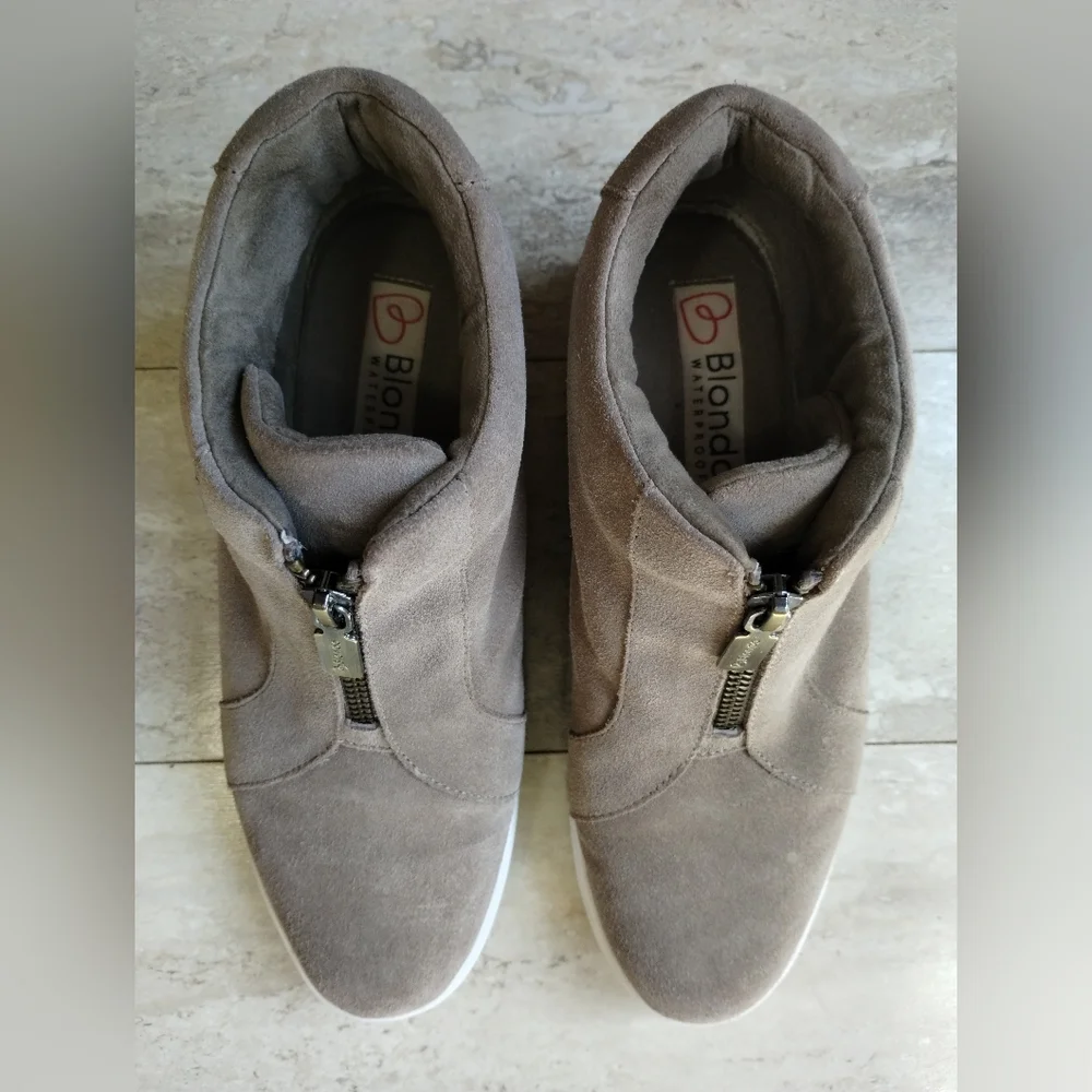 Blondo Glenda suede wedge sneakers shoes zip up taupe size 7.5 - Picture 7 of 13